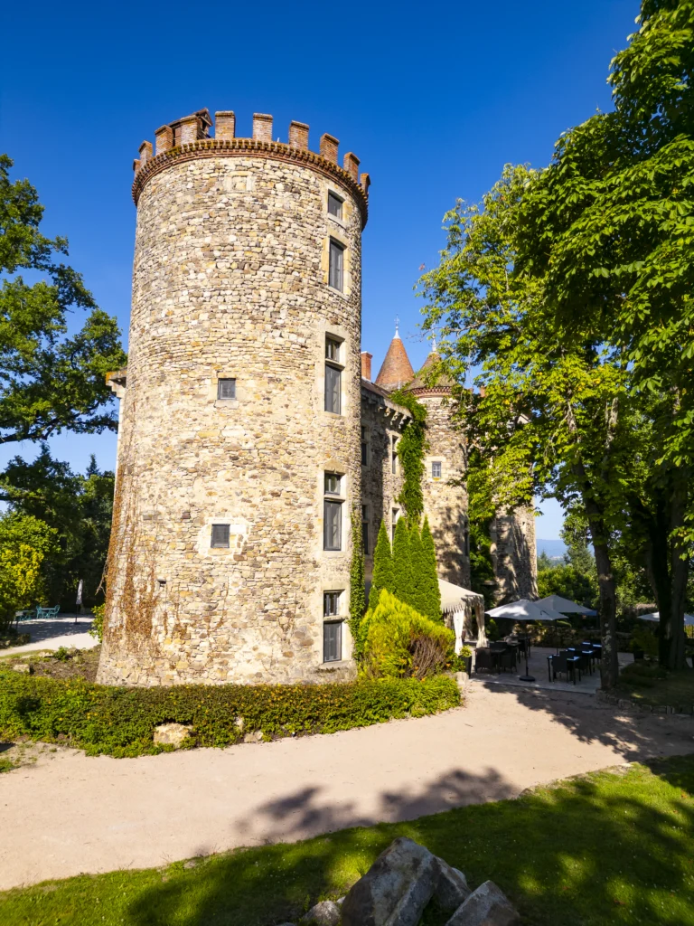 Vue latérale du Château de Codignat
