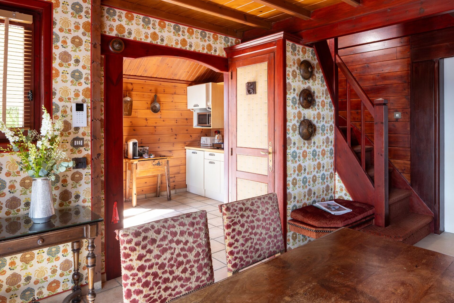 Salle à manger attenante à la cuisine